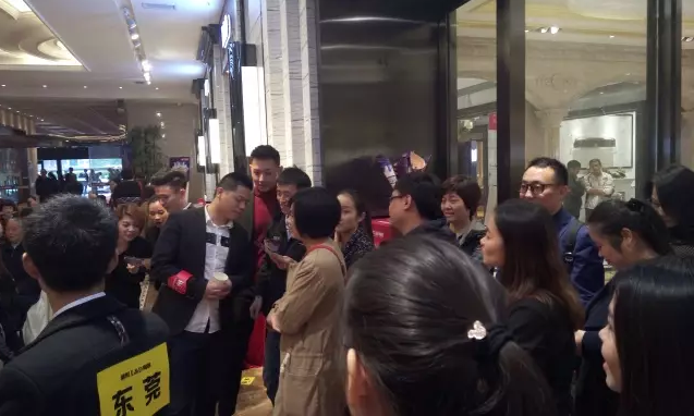 1481347352498523.png blob.png