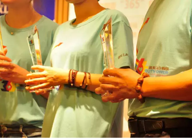 1481355254501019.png blob.png